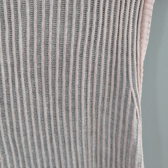 Sleeveless cardigan - Picture 2 of 5